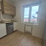 شقة Mareval