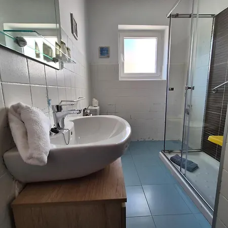 R2r - Mareval Apartment Oviedo