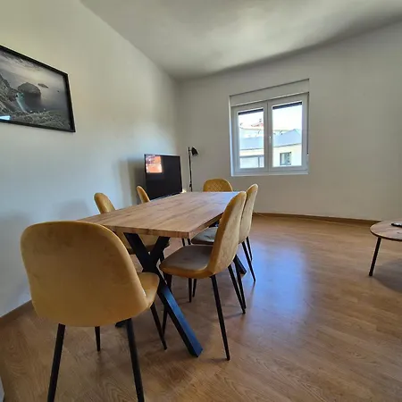 Mareval Apartment *