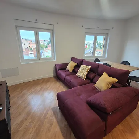 R2r - Mareval Apartment